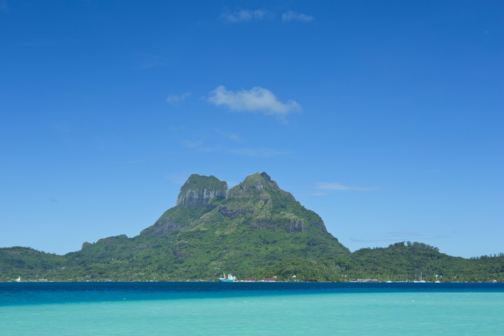 THE TWO MOST BEAUTIFUL LAGOONS IN THE WORLD: Aitutaki and Bora Bora — 8